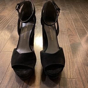 Stuart Weizmann 6m black heels with platform